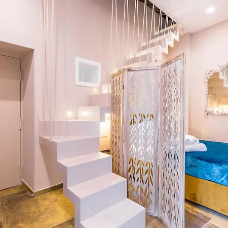 Golden Terrace At Historical Center By Napoliapartments Apartment *