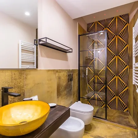 Golden Terrace At Historical Center By Napoliapartments *