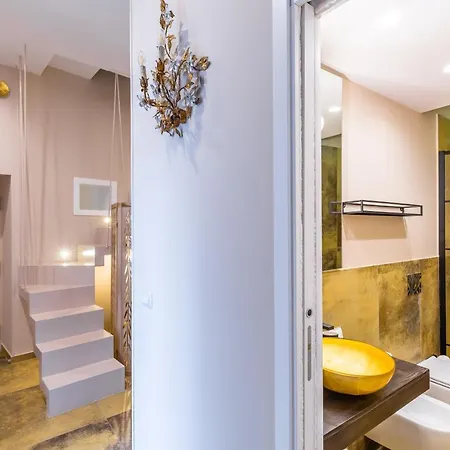 Golden Terrace At Historical Center By Napoliapartments Apartment *