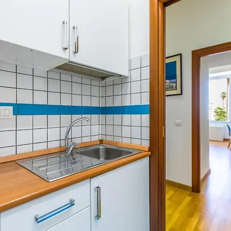 San Luigi Cozy Flat With Seaview Apartament