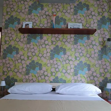 Appartamento Flower Mini Casa 10 Minuti Dal Mare E Dal Centro Citta Napoli