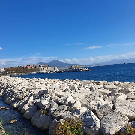 Appartamento Flower Mini Casa 10 Minuti Dal Mare E Dal Centro Citta Napoli
