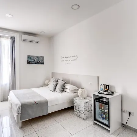Le Angioine Bed & Breakfast