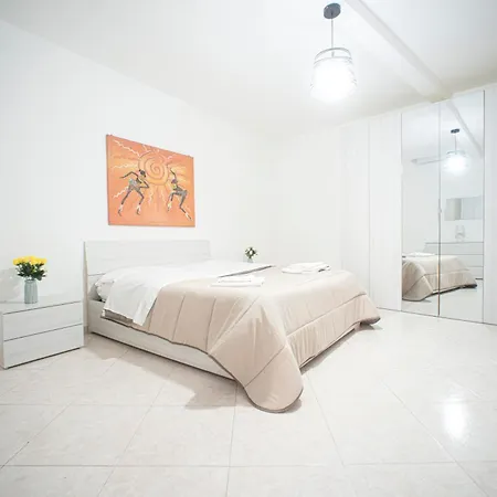 In Piazza Apartamento