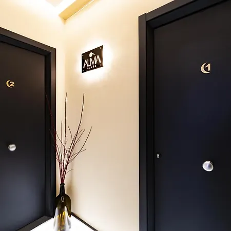 Alma House Apartment *
