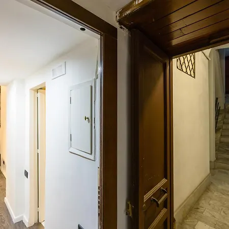 Hidden Gem On Chiaia Pedastrian Area By Napoliapartments Naples