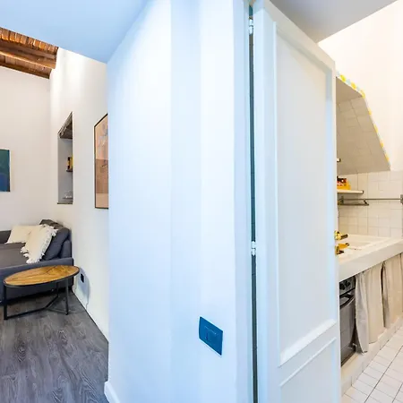 Hidden Gem On Chiaia Pedastrian Area By Napoliapartments