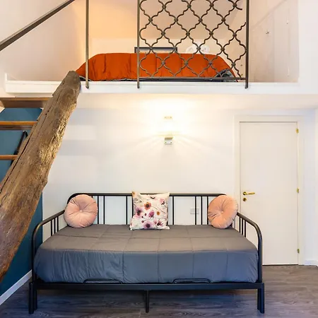 Apartment Hidden Gem On Chiaia Pedastrian Area By Napoliapartments *