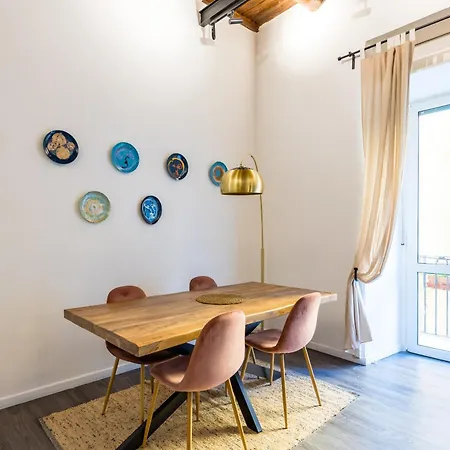Apartment Hidden Gem On Chiaia Pedastrian Area By Napoliapartments