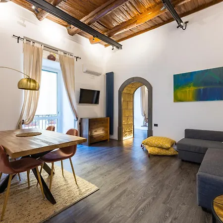 Apartment Hidden Gem On Chiaia Pedastrian Area By Napoliapartments *
