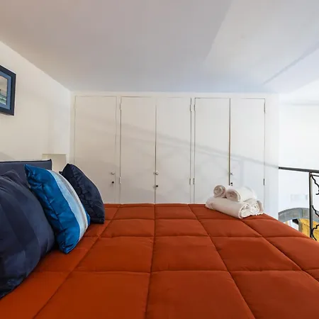 Apartment Hidden Gem On Chiaia Pedastrian Area By Napoliapartments