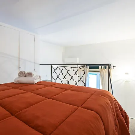 Apartment Hidden Gem On Chiaia Pedastrian Area By Napoliapartments *