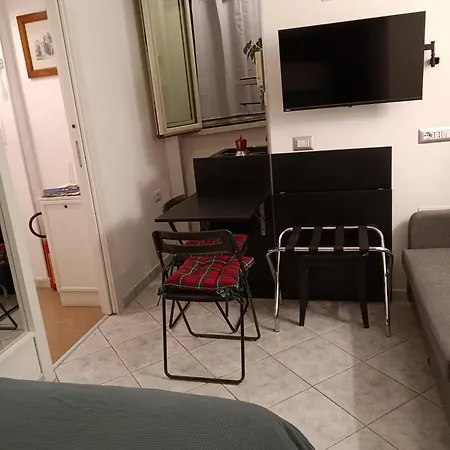 La Residenza Chiaia Short Let Via Chiaia 82 * Napoli