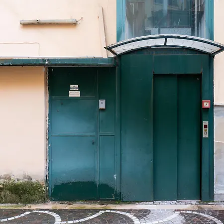 Garibaldi 125 Naples