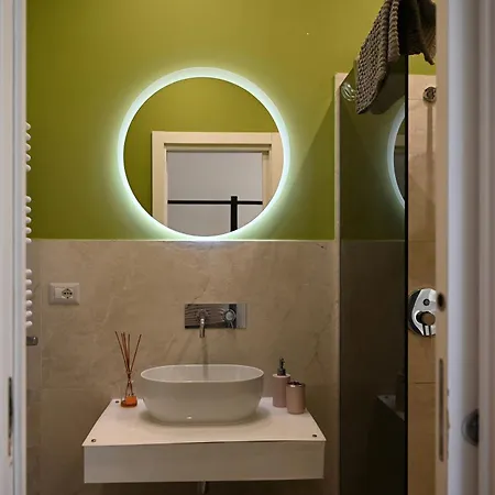 Qhouse