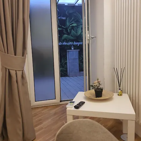 Oda ve Kahvaltı Alcapri Centro Napoli
