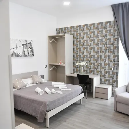 Di Vaio S Adiacente Metro Rione Alto Maison d'hôtes Naples