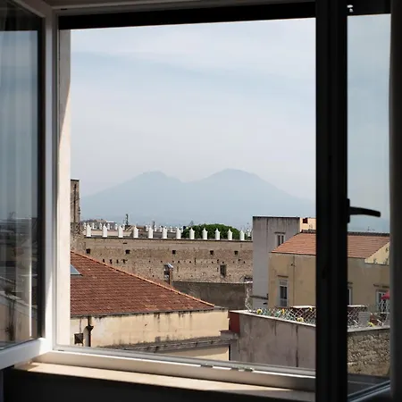 Monteleone ,12 Napoli