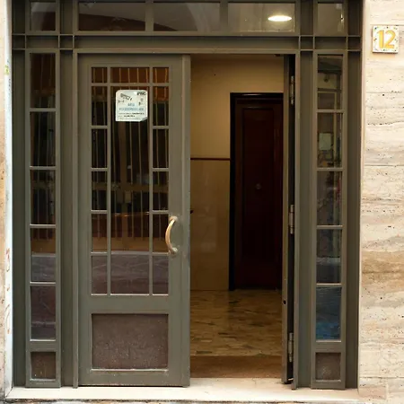 Monteleone ,12 Napoli