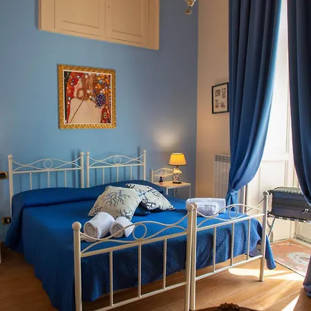 Oda ve Kahvaltı Residenza Via Dei Mille Napoli