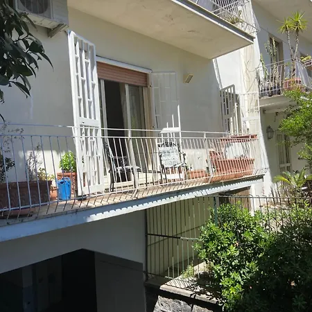 Dana House
