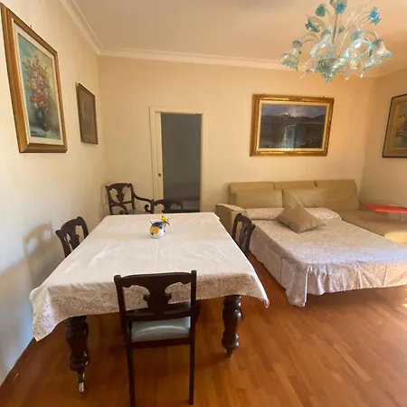 Guest house Dana House *