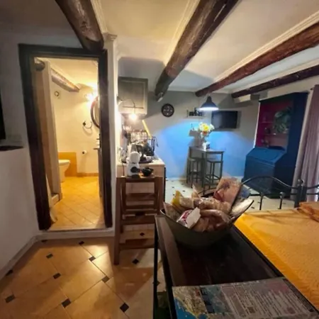 La Casetta Segreta Apartment *