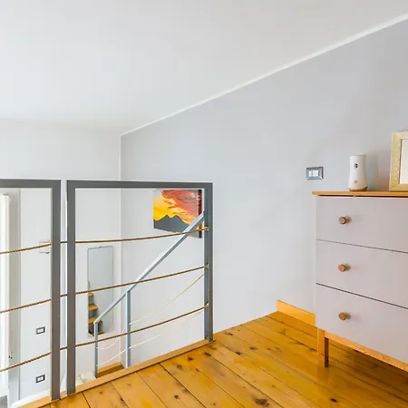 Appartamento Duplex Indipendente Vicino Al Lungomare Caracciolo *