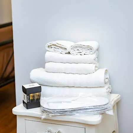 Pama Luxury & Naples