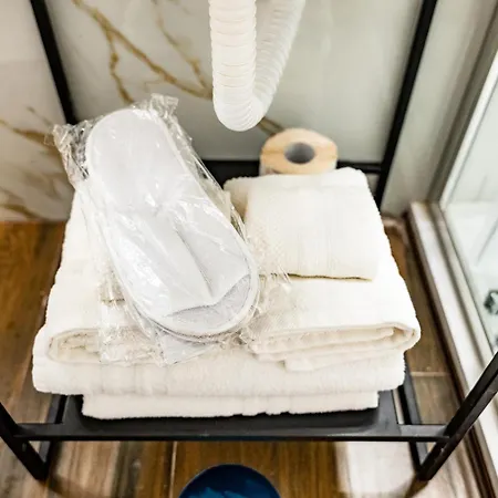 Pama Luxury & * Naples