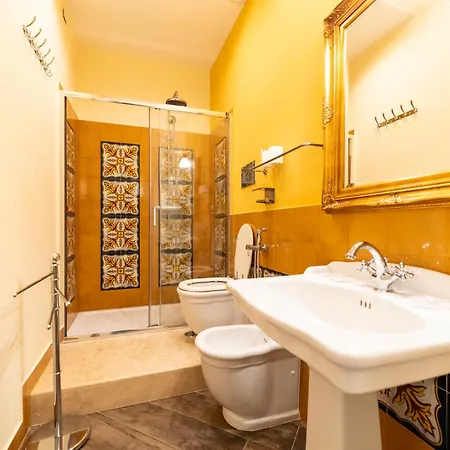 Via Carlo De Cesare 56 *
