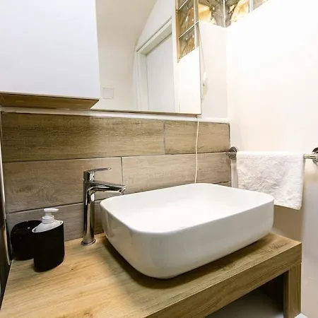 La Chicca Intero Nei Spagnoli Apartment