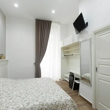 Pensjonat Vomero House 2*