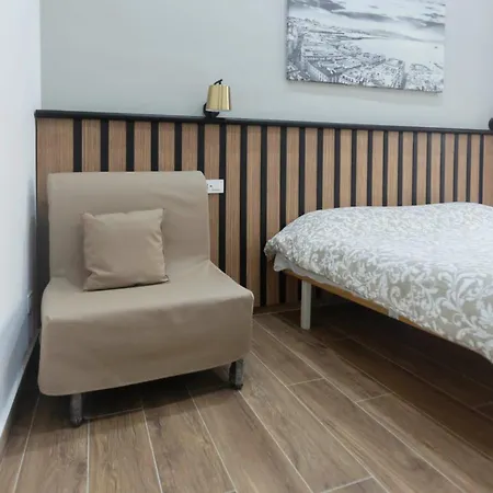 Pensjonat Vomero House 2*