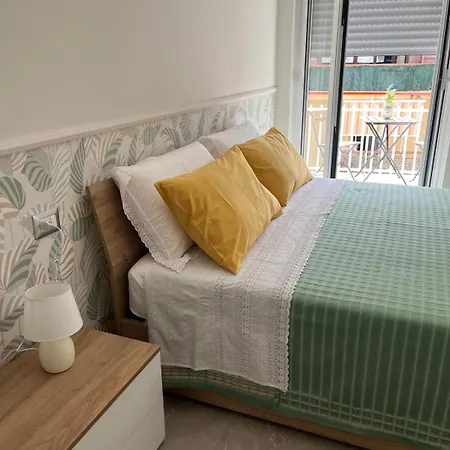 Alysia House * Neapol