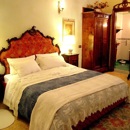 Bed & Breakfast Atmosfere Del Centro Storico 3*