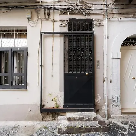 Apartment House In Decumani Entire By Houseinnaples