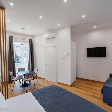 Apartment House In Decumani Entire By Houseinnaples *