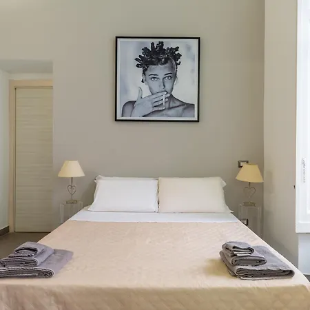 Duplex Indipendente Vicino Al Lungomare Caracciolo * Napoli