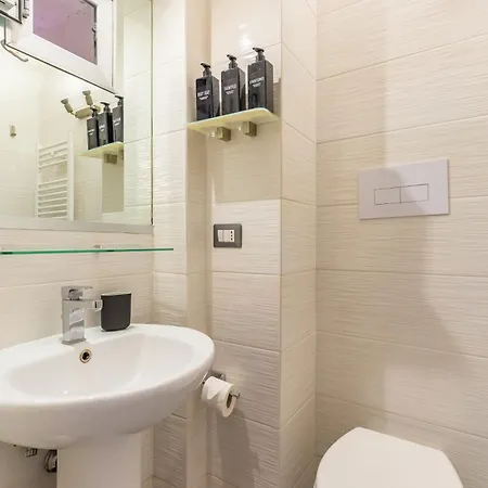 Appartamento Duplex Indipendente Vicino Al Lungomare Caracciolo