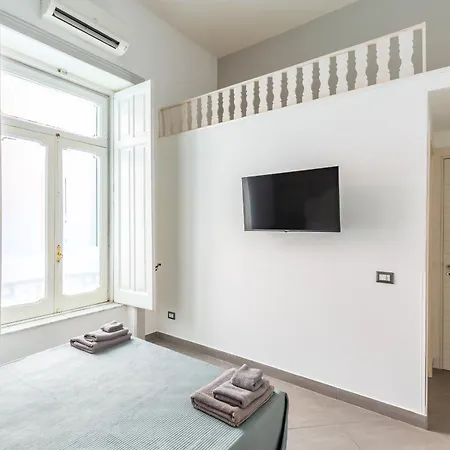 Duplex Indipendente Vicino Al Lungomare Caracciolo