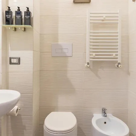 Duplex Indipendente Vicino Al Lungomare Caracciolo
