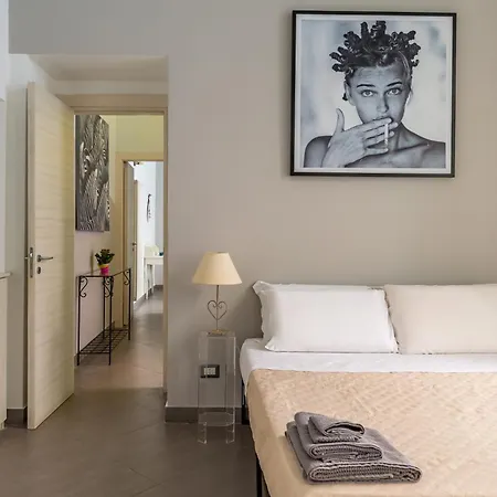 Appartamento Duplex Indipendente Vicino Al Lungomare Caracciolo