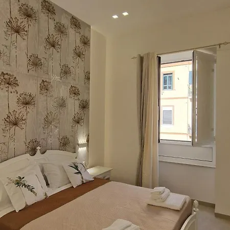 Mopi Maison * Naples