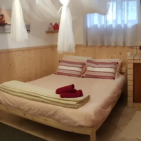 Tabor 1 Garden & Parking Apartman Nápoly