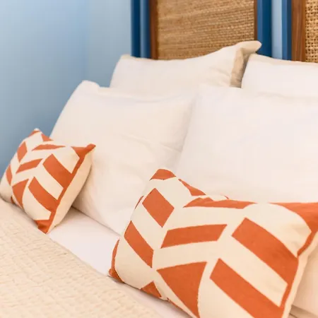 Nea Domus Santa Monica Апартаменты *