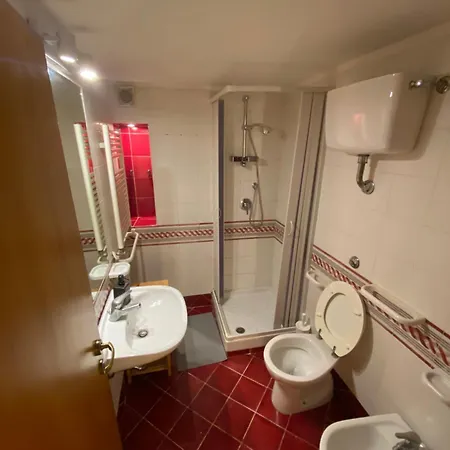 Holiday home Dimora Tribunali 236 *