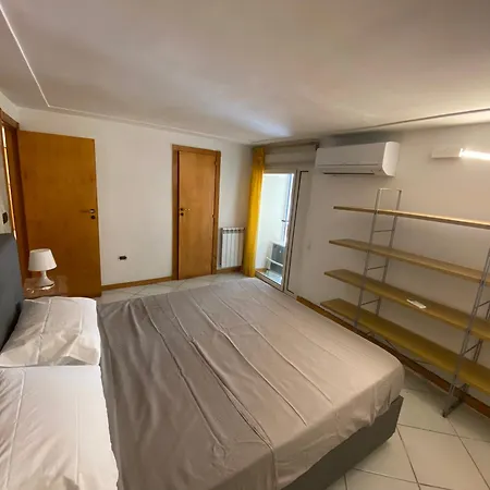 Dimora Tribunali 236 *