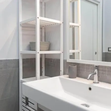 Apartment Mann House *