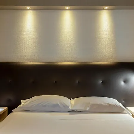 Napolit'amo Medina 3* Неаполь
